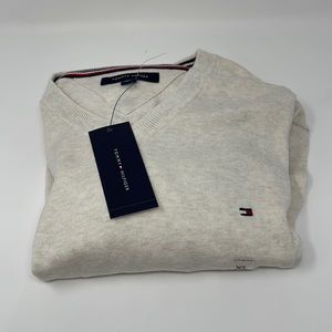 Sweater Tommy Hilfiger XL - Brande  New - Check pictures to see color.